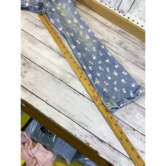 Old Navy Girls Size 7 Floral Flare Jeans Light Wash Blue Denim Flower Print - Picture 7 of 7